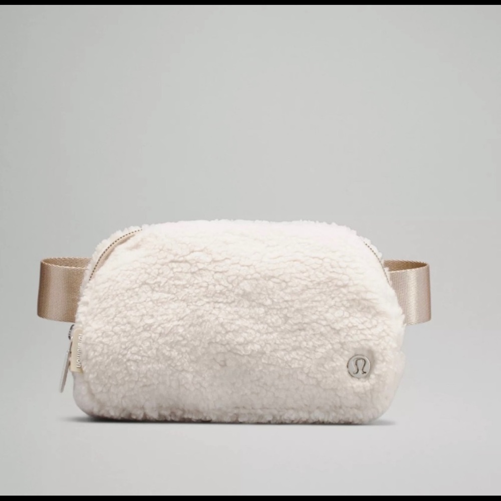 Lululemon Everywhere Fleece Belt Bag.